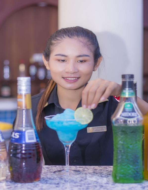 Phnom Penh Era Hotel Экстерьер фото